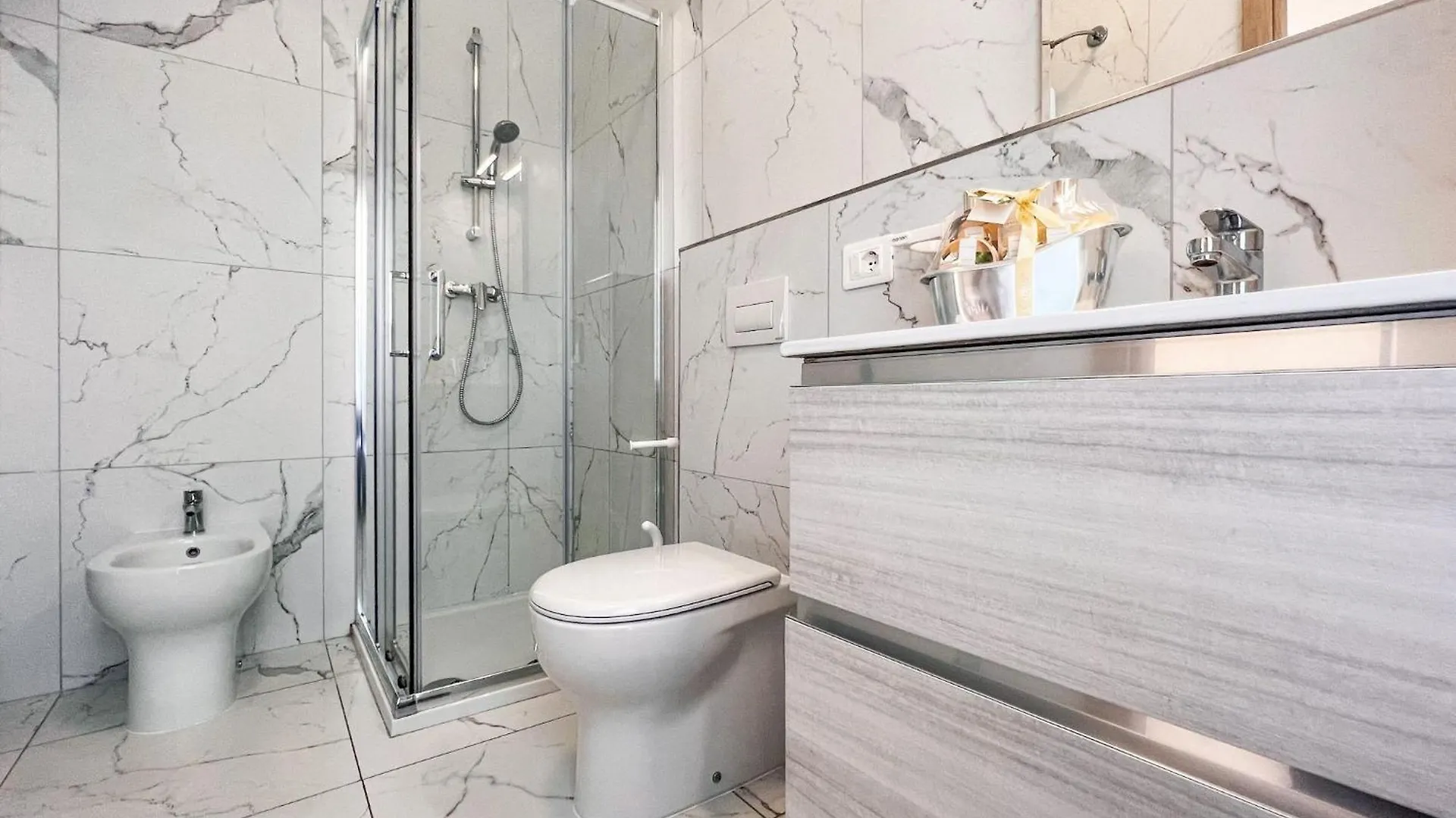 Stylish Downtown Studio Bibione Apartment